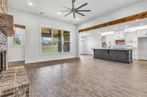 4205 Harding Ct, Bryan, TX 77802 photo 4