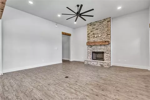 4205 Harding Ct, Bryan, TX 77802 photo 6