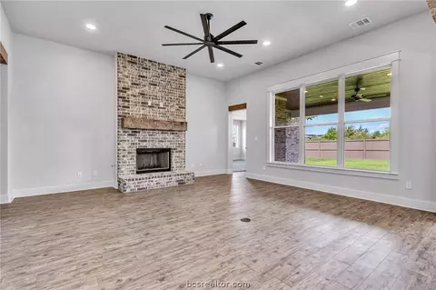 4205 Harding Ct, Bryan, TX 77802 photo 7
