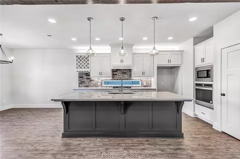 4205 Harding Ct, Bryan, TX 77802 photo 8