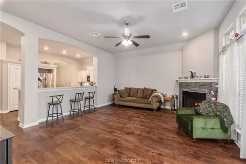2015 Polmont Dr, Bryan, TX 77807 photo 5