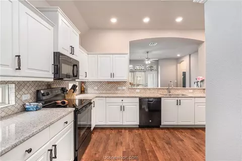 2015 Polmont Dr, Bryan, TX 77807 photo 8