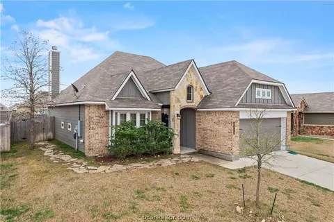 2015 Polmont Dr, Bryan, TX 77807 photo 2