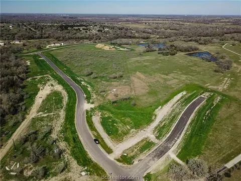 7800 Stiteler Dr, Bryan, TX 77808 photo 3