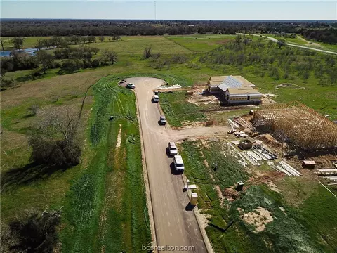 7800 Stiteler Dr, Bryan, TX 77808 photo 5