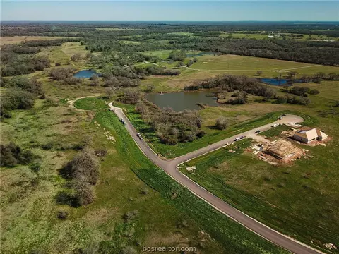 7813 Stiteler Dr, Bryan, TX 77808 photo 9