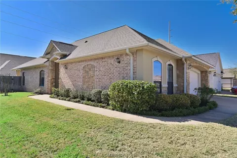 3309 Broadmoor Dr, Bryan, TX 77802 photo 1
