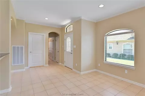 3309 Broadmoor Dr, Bryan, TX 77802 photo 4