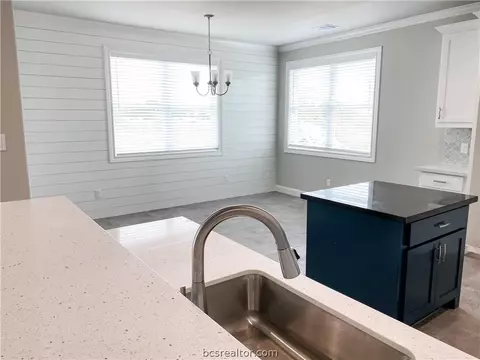 4056 Golden Eagle Dr, Bryan, TX 77808 photo 5
