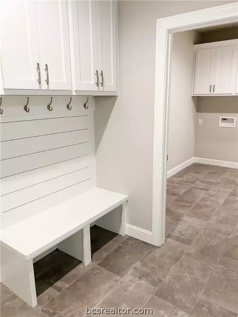 4056 Golden Eagle Dr, Bryan, TX 77808 photo 8