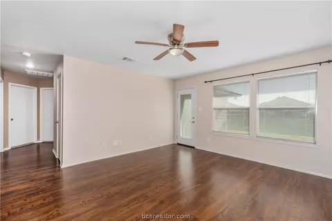 2111 Forge Hill Rd, Bryan, TX 77801 photo 4