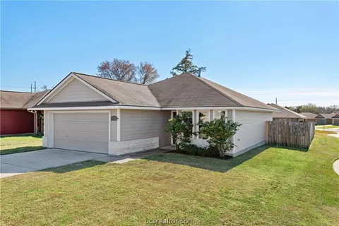 2111 Forge Hill Rd, Bryan, TX 77801 photo 2