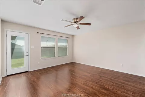 2111 Forge Hill Rd, Bryan, TX 77801 photo 5