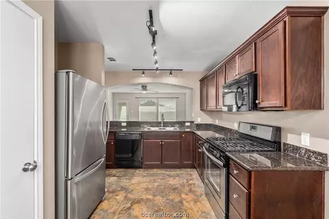 2111 Forge Hill Rd, Bryan, TX 77801 photo 9