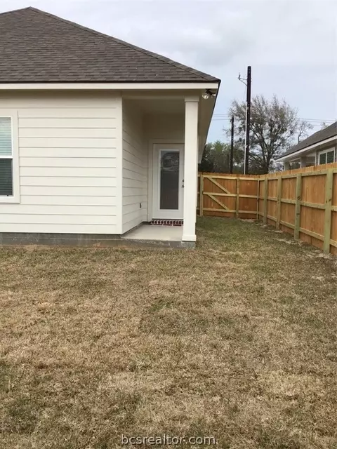 3647 Elaine Dr, Bryan, TX 77803 photo 4