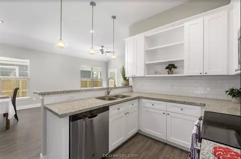 3647 Elaine Dr, Bryan, TX 77803 photo 8