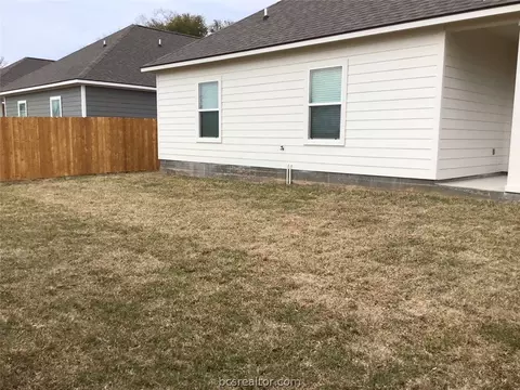 3647 Elaine Dr, Bryan, TX 77803 photo 5