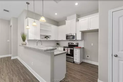 3647 Elaine Dr, Bryan, TX 77803 photo 9