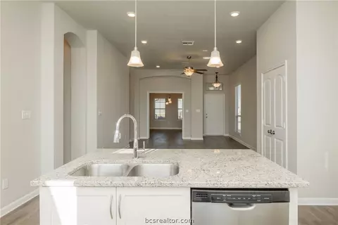 2137 Dumfries Dr, Bryan, TX 77807 photo 34