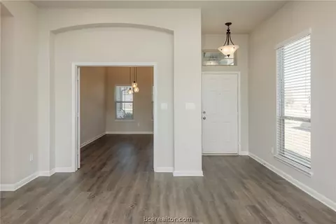 2137 Dumfries Dr, Bryan, TX 77807 photo 17