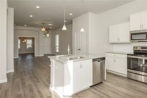2137 Dumfries Dr, Bryan, TX 77807 photo 33