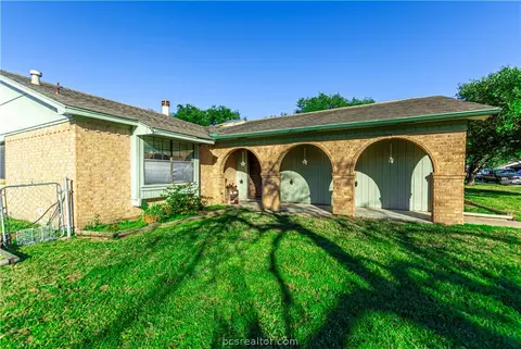 2307 Windsor Dr, Bryan, TX 77802 photo 6