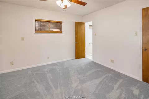 4115 Willow Oak St, Bryan, TX 77802 photo 10