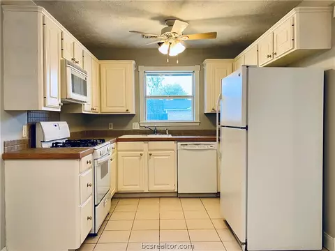 1901 Carroll, Bryan, TX 77803 photo 9