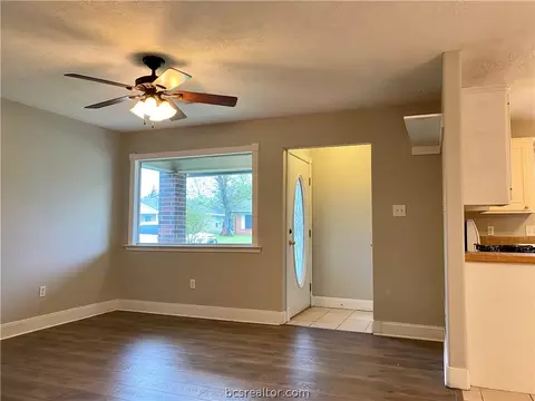 1901 Carroll, Bryan, TX 77803 photo 3
