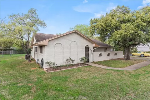 2610 Melba, Bryan, TX 77802 photo 3