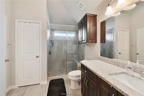 2022 Shimla Dr, Bryan, TX 77807 photo 10