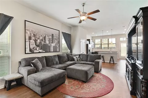 2022 Shimla Dr, Bryan, TX 77807 photo 3