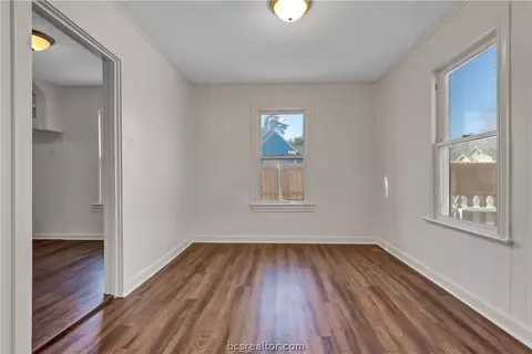 1303 E 25th St, Bryan, TX 77803 photo 6