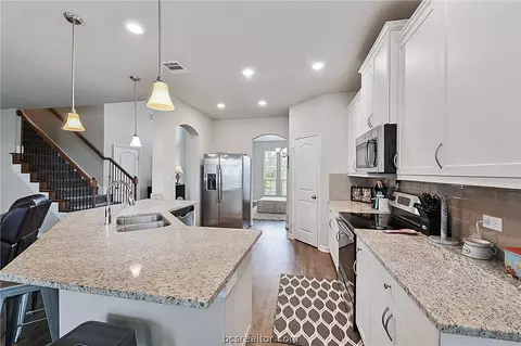2014 Polmont Dr, Bryan, TX 77807 photo 4