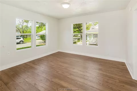2219 Echols St, Bryan, TX 77801 photo 4