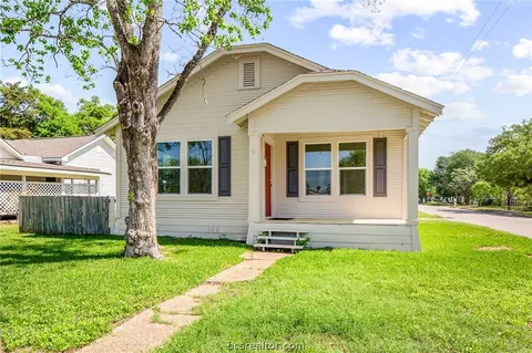 2219 Echols St, Bryan, TX 77801 photo 2