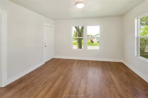 2219 Echols St, Bryan, TX 77801 photo 5