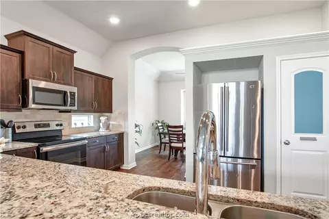2000 Stubbs Dr, Bryan, TX 77807 photo 13
