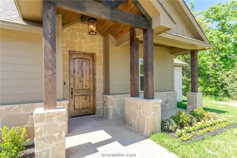 2000 Lexi Ln, Bryan, TX 77807 photo 2