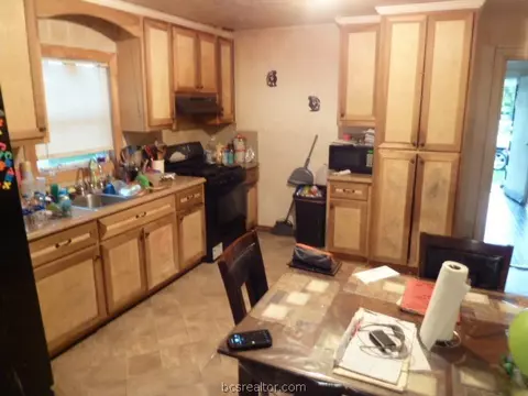 1500 Baker Ave, Bryan, TX 77803 photo 8