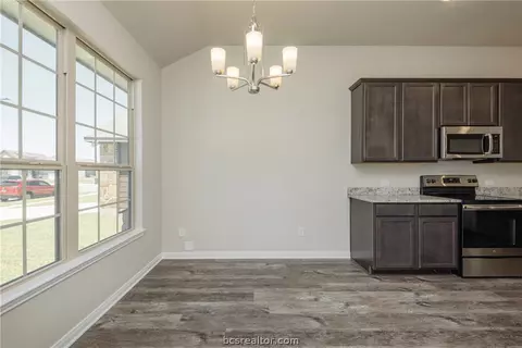 2112 Markley Dr, Bryan, TX 77807 photo 15