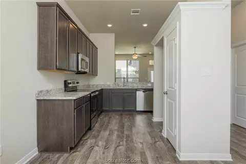 2112 Markley Dr, Bryan, TX 77807 photo 17