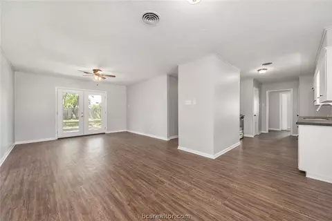 3202 Crane, Bryan, TX 77801 photo 2
