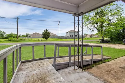 2602 Tabor Rd, Bryan, TX 77803 photo 3