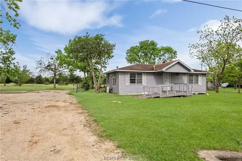 2602 Tabor Rd, Bryan, TX 77803 photo 2