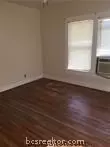 809 E Davis St, Hearne, TX 77859 photo 3