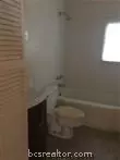 809 E Davis St, Hearne, TX 77859 photo 4