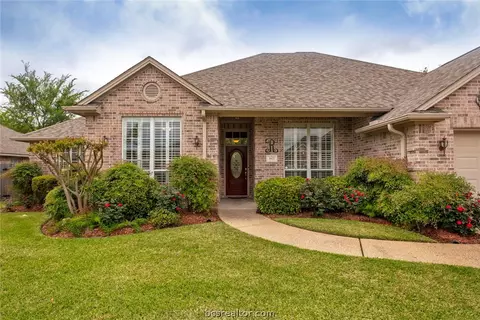 3927 Park Hurst Dr, Bryan, TX 77802 photo 2