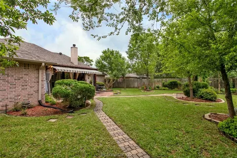 3927 Park Hurst Dr, Bryan, TX 77802 photo 36