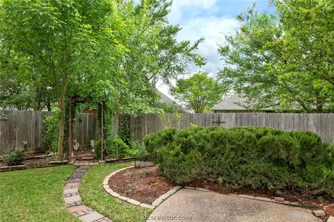 3927 Park Hurst Dr, Bryan, TX 77802 photo 39